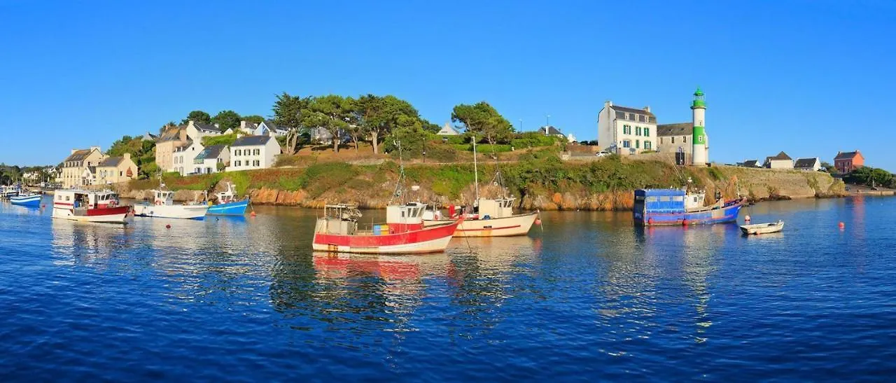 Le Clos Des Mouettes: Beachfront Haven with Wi-Fi and Private Parking Clohars-Carnoet 0*,